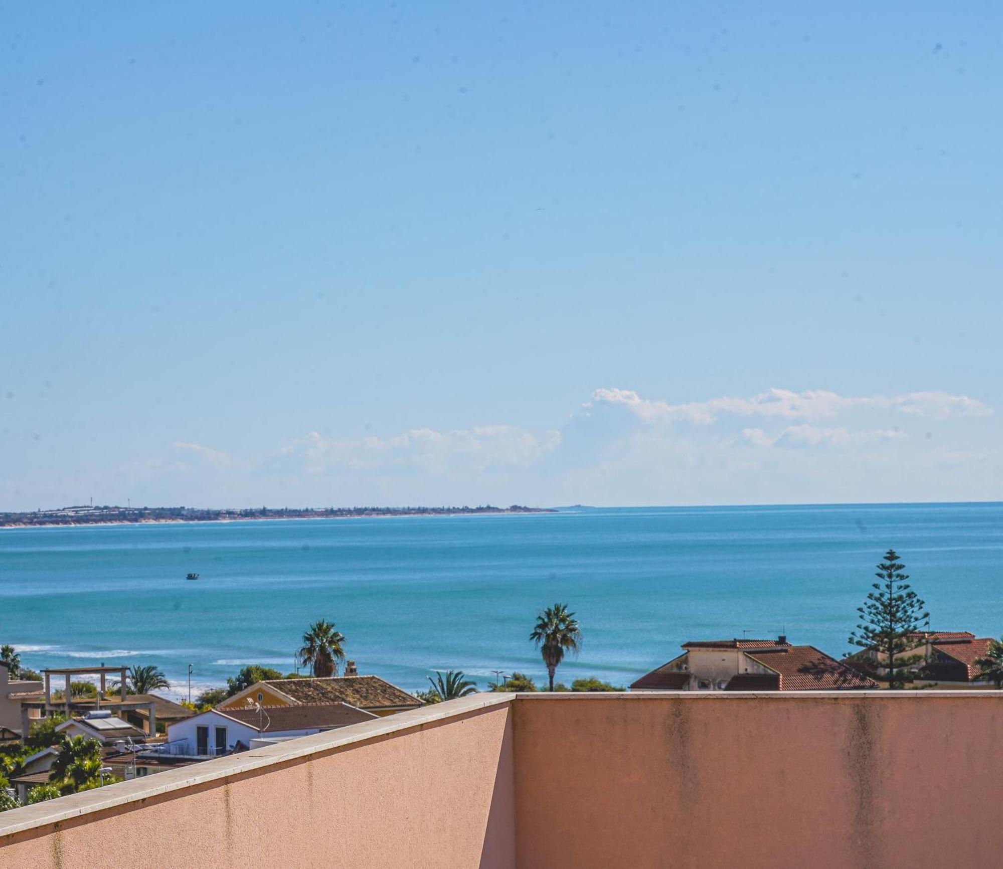 Attico Terrazza Cielomare Seaview Apartman Pozzallo Kültér fotó